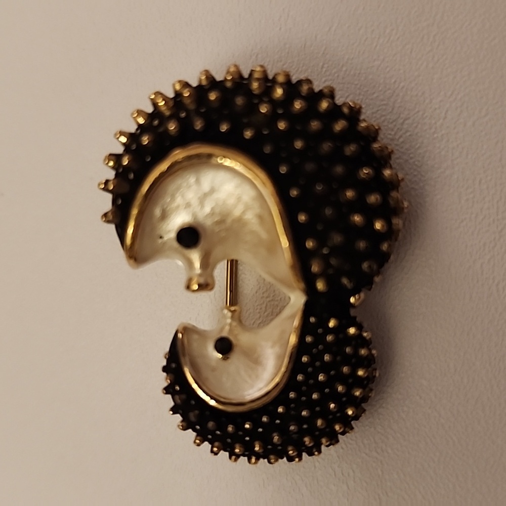 Hedgehog Brooch Mama and Baby Brooch BRG #2 - Picture 2 of 4